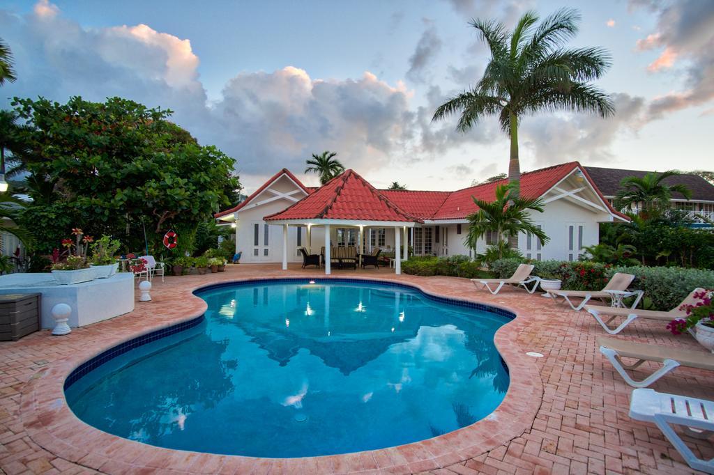 Sunspot Villa Runaway Bay Eksteriør billede